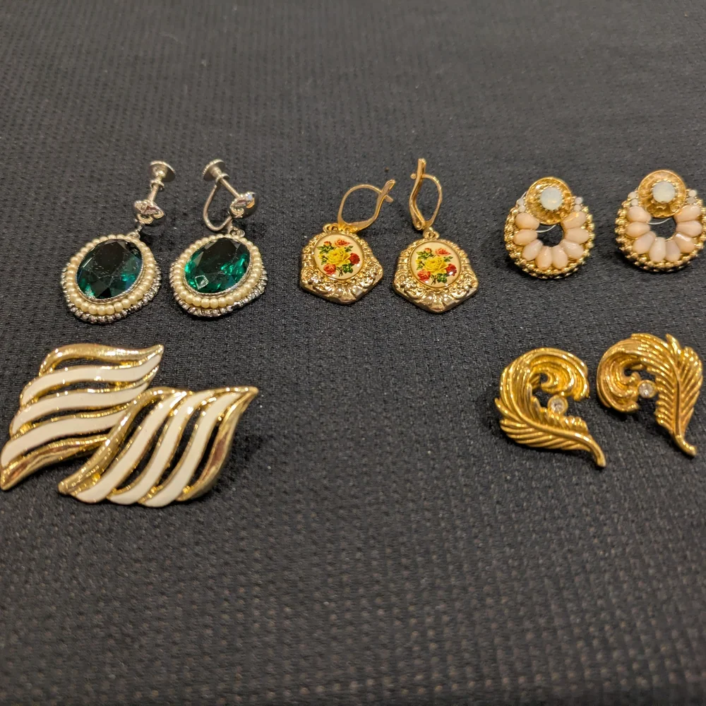 Chic Gold and Green Earrings Collection Vintage Set Of 5 Pairs